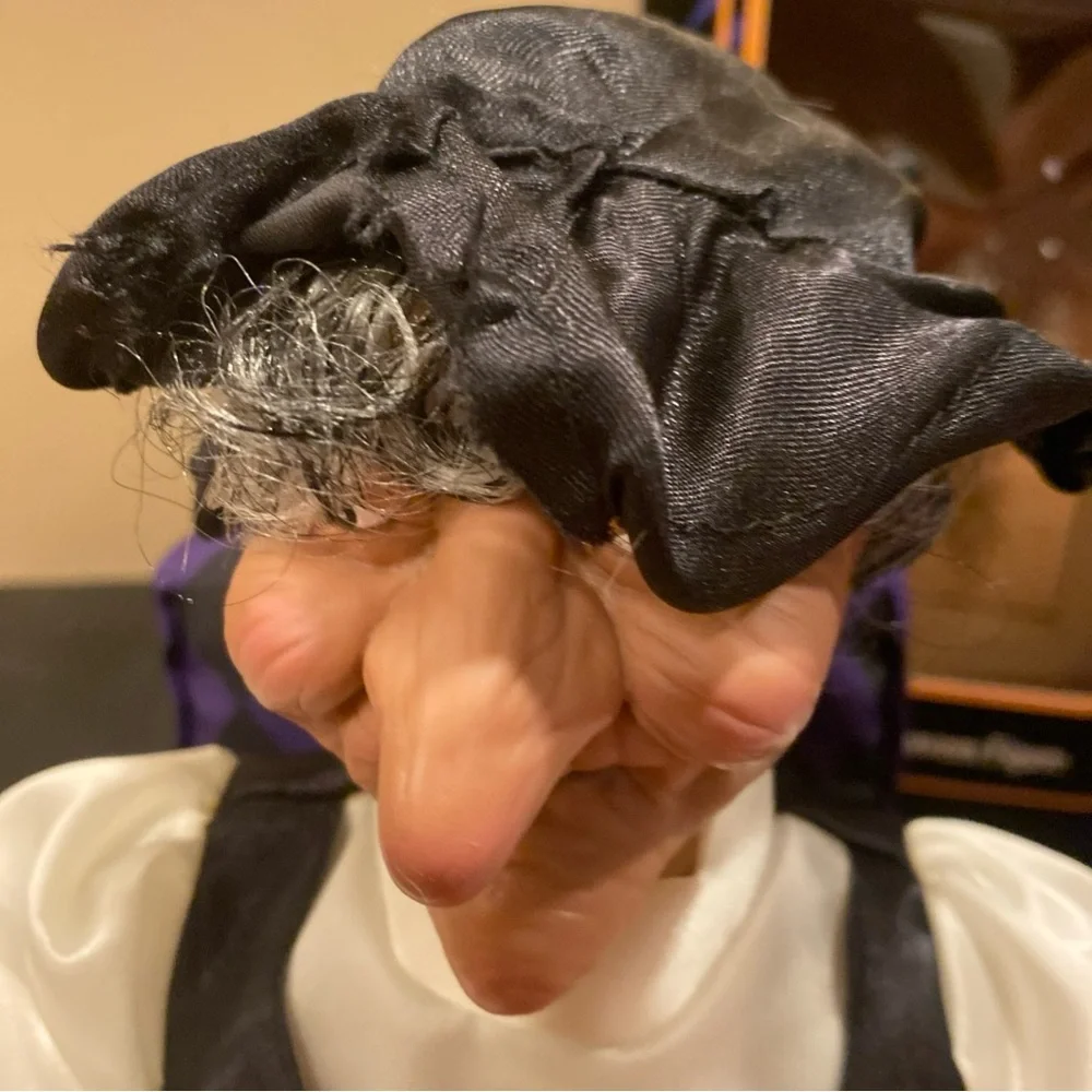 Vintage Gemmy Animated with Sound Witch Petting Cat w/ Light up Eyes - Picture 5 of 13